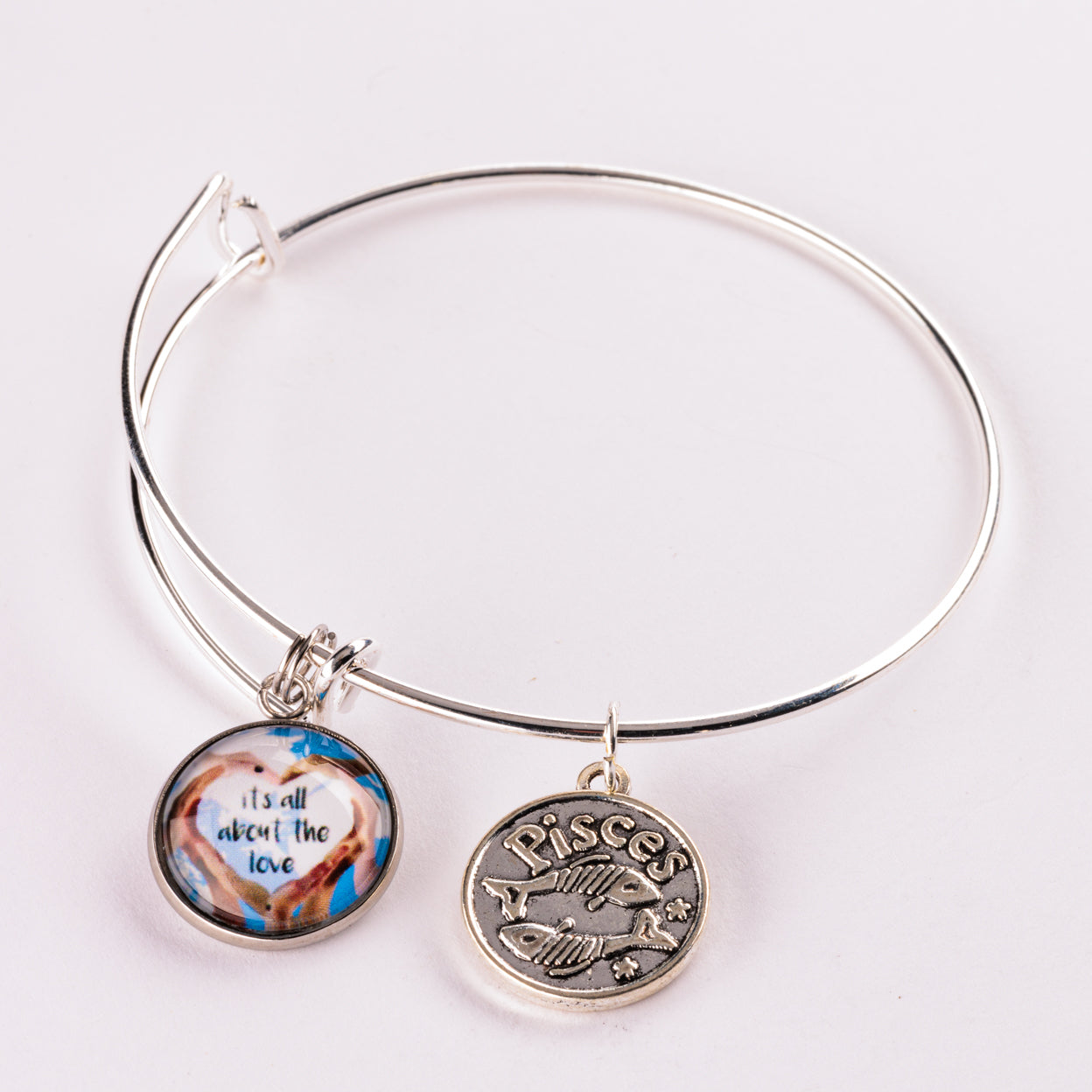 Charm - Pisces (February 20-March 20)